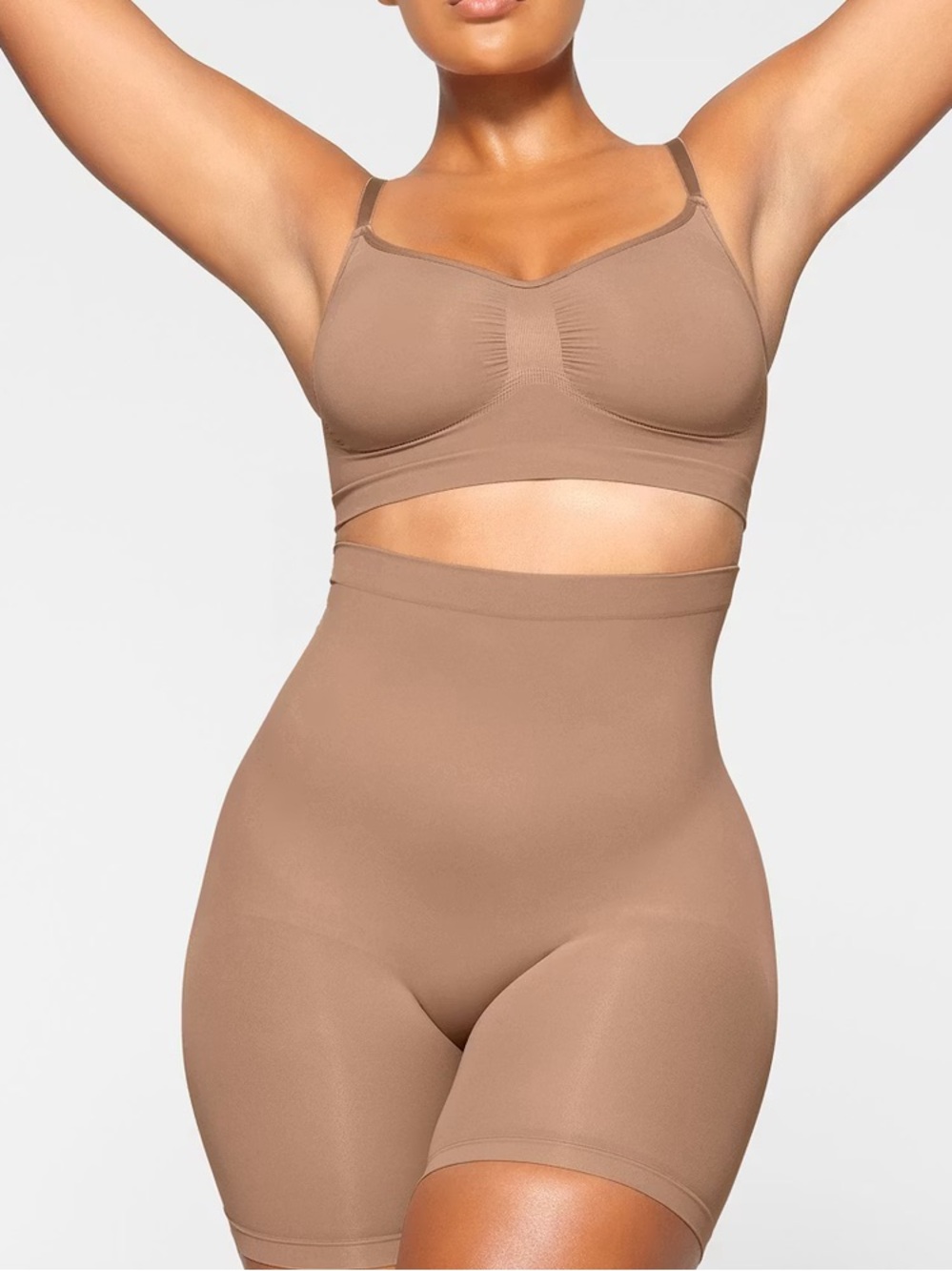 SKIMS MICA SEAMLESS SCULPT MID THIGH SHORT BOTTOM BEIGE COLOR SHAPEWEAR SZ L
